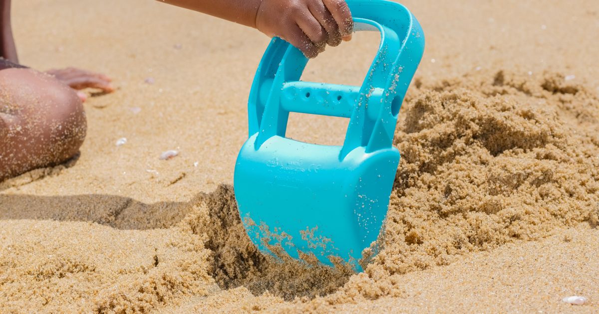 Best Beach Toys for Toddlers: Complete Shopping Guide