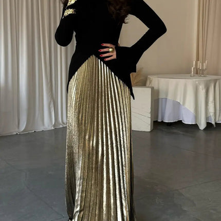 Black Bell Sleeve Top And Pleated Skirt Set For Daily Wear