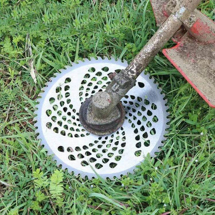 Alloy Brush Cutter Blades For Lawn Mowers 40-100 Tooth rugged alloy circular blade installed on a brush cutter clearing dense grass and weeds