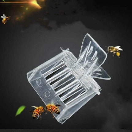 Bee King Cage Beekeeping Tool, Plastic Queen Cage, 2 Pack - clear plastic 6.6×5.1×4.8cm queen cage for safe transport and temporary confinement