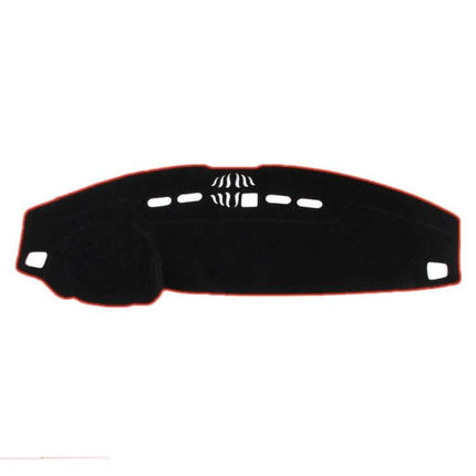 Land Rover Discovery 4/3 Instrument Panel Sunscreen Cover custom-fit dashboard protector reduces glare and heat buildup for outdoor parking