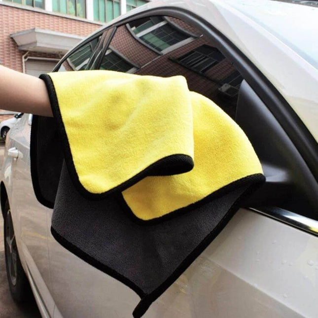 Microfiber Cloth for Car Washing and Drying, 30x30cm — Yellow and black soft microfiber wiping car door mirror