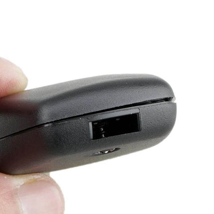 Replacement 2-Button Key Case for Renault Modus, Clio, Kangoo, and Twingo close-up of black replacement key shell showing button slot and seam