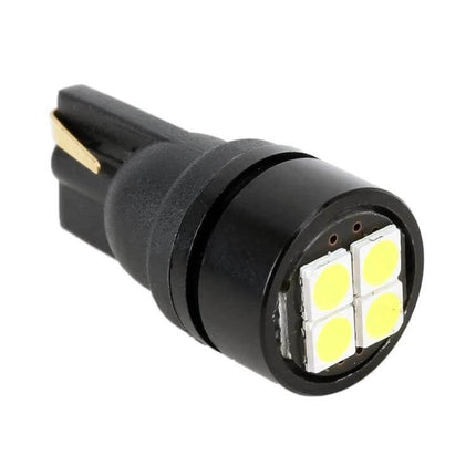 Car Clearance Light 4-LED For Exterior Vehicle Lighting - compact 4-LED replacement clearance light for trucks, vans, trailers