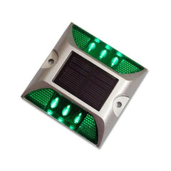 Solar-Powered Square Road Marker Light for Enhanced Vehicle Guidance and Safety