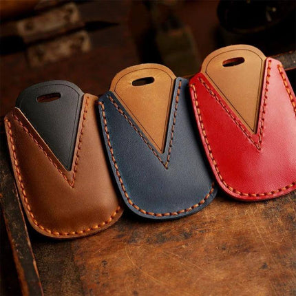 Leather Key Case in Cowhide for Land Rover Vehicles — handcrafted cowhide key case protecting Range Rover and Discovery keys