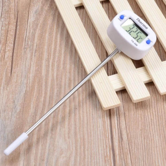 Digital Kitchen Thermometer With Stainless Steel Probe For Cooking – compact 17.5cm probe with 180° rotatable LCD showing 72.4°C