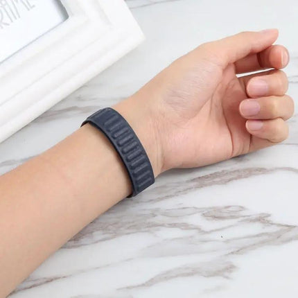 Slim Magnetic Replacement Watch Band for Apple Watch 38-45mm