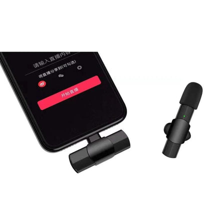Mini Lavalier Microphone for Daily Video Recordings clipped to Type-C smartphone for clear on-the-go audio