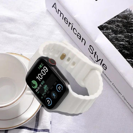 Reverse Buckle Silicone Watch Band For Apple Watch 38-49mm