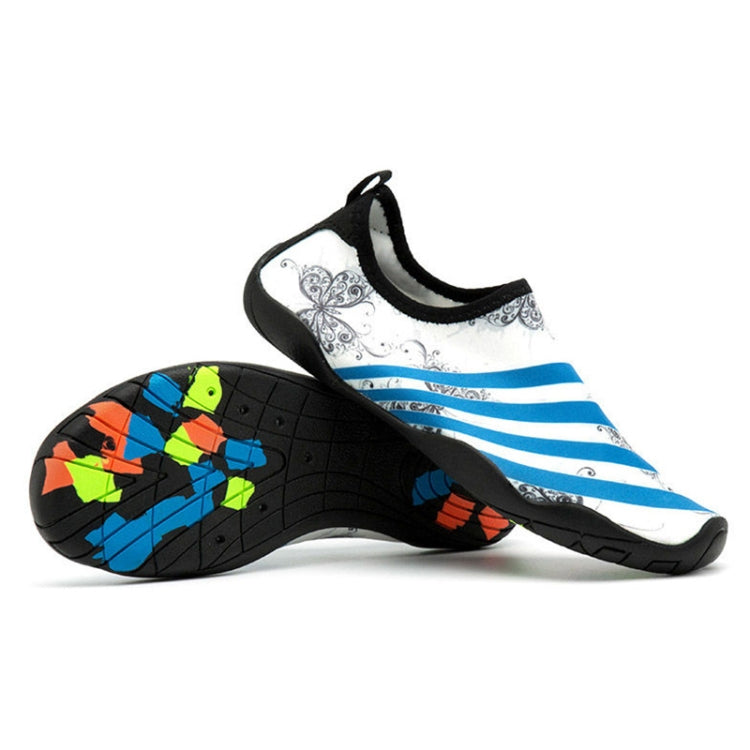 Men's Non-Slip Beach Diving Shoes with Thick Rubber Sole and Printed Design