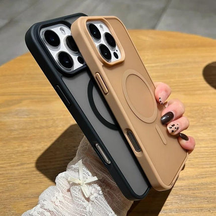 Essential Protective Case for Daily iPhone Handling and Travel – slim durable acrylic and TPU commuter phone case in black and tan, scratch-resistant