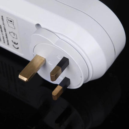 Smart Programmable Timer Plug with LCD Screen for UK Devices showing UK three-pin plug and LCD timer unit