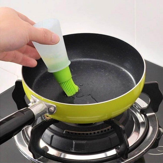 Kitchen Silicone Oil Brush Bottle 70ml applying oil with silicone brush to nonstick pan for cooking and glazing