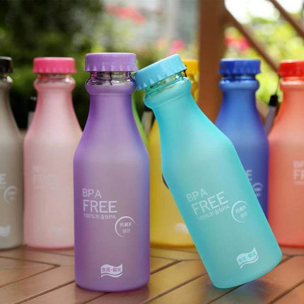 Plastic Beverage Bottle 550ml For Everyday Hydration - BPA-free PC plastic reusable bottle with leak-proof cap for hot and cold drinks