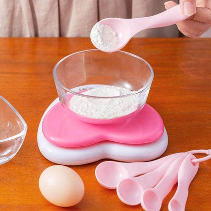 Pink spoons measuring flour with bowl and egg - 5 In 1 Plastic Measuring Spoon Set, Random Color Delivery