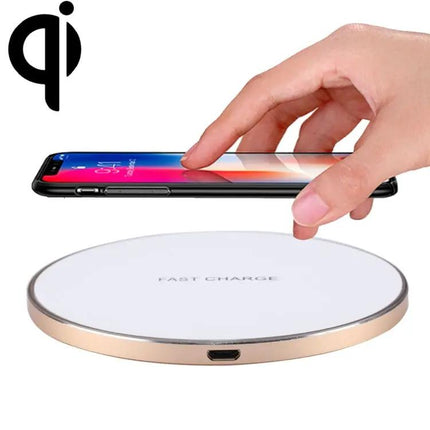 Compact Q21 Charger for Daily Home and Travel Use
