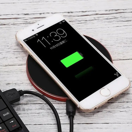 Compact Q21 Charger for Daily Home and Travel Use