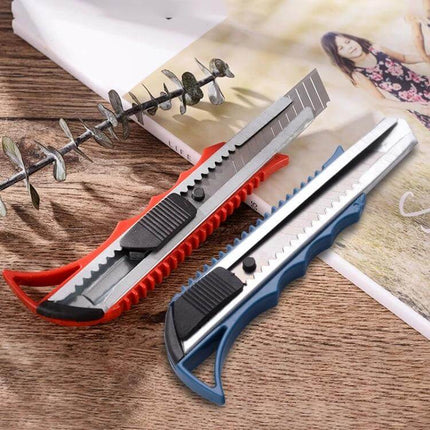 Large Size Utility Knife For Paper Cutting At Home And Office - stainless steel blade with plastic handle, 150 mm for precise home and office cuts