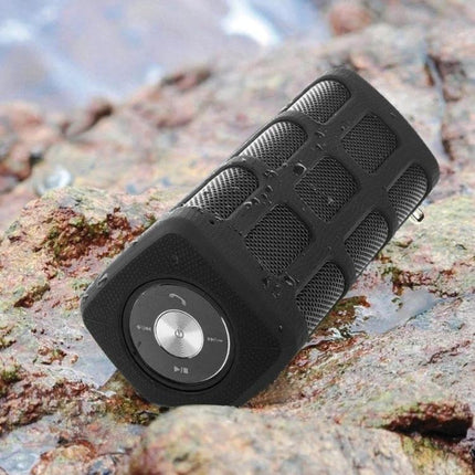Outdoor Bluetooth Speaker With Built In Power Bank For Travel 10W waterproof 5200mAh for hikes and hands-free calls