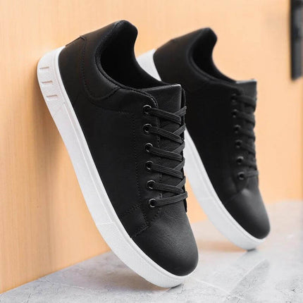 Men's Low-Top Lace Up Casual Shoes For Everyday Wear in black with PU upper, mesh lining, cushioned sole for commuting