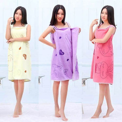 Microfiber Wearable Bath Towel 80x135cm Fast Drying model showing three color options (yellow, purple, pink) hands-free wrap style