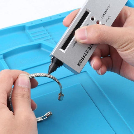Portable Diamond and Moissanite Tester for Everyday Gem Checking handheld device testing bracelet stones, compact non-invasive gemstone verifier
