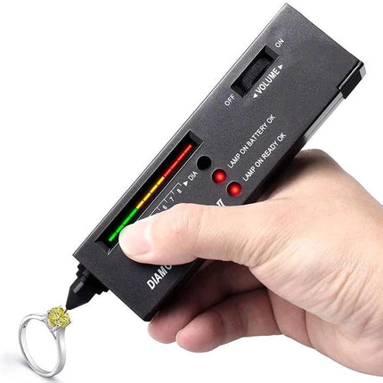 Easy to Use Diamond Selector II for Gemstone Testing handheld device checking ring with LED meter and audible alert