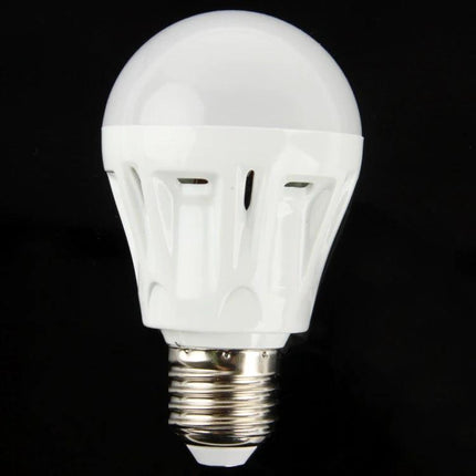 Practical White LED Bulb for Daily Household Lighting - 400 lumens cool white 6000K easy-install LED for kitchens and hallways