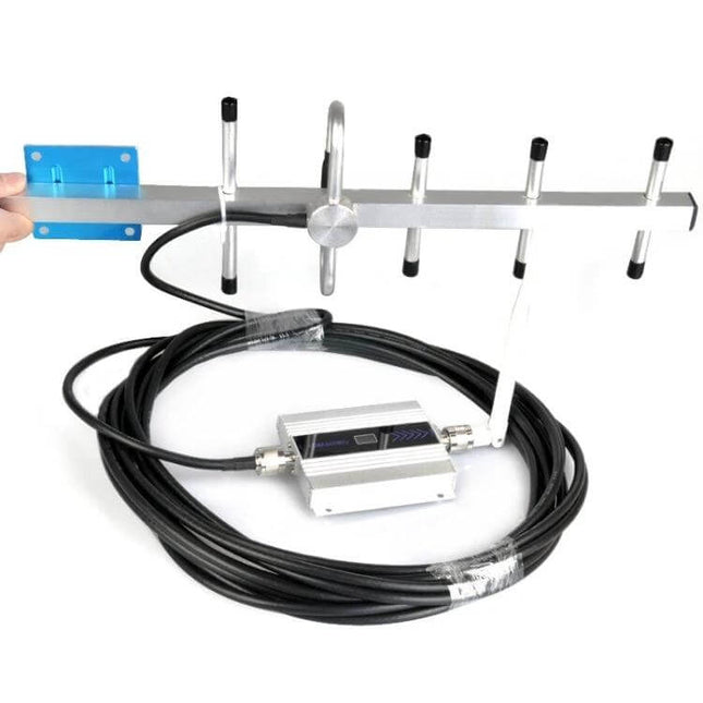 GSM Signal Booster for 900MHz Networks with Yagi Antenna mounted with coax cable and amplifier module for improved rural mobile signal