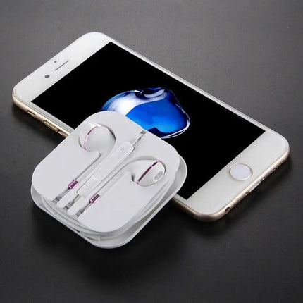 White Wire Body 3.5mm In-Ear Earphone with Line Control & Mic