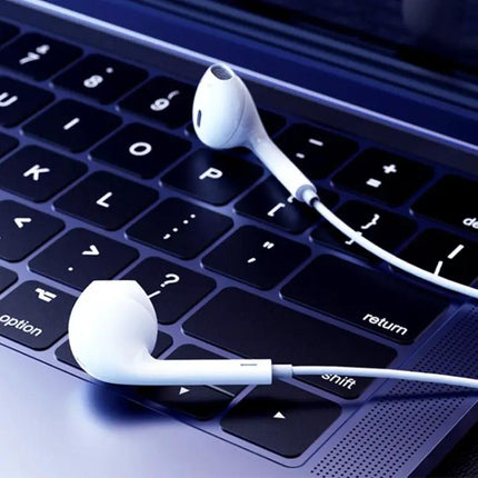 In-Ear Wired Earphones for Everyday Music and Commutes