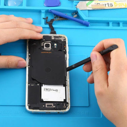 Jiafa 10 in 1 Repair Tool Kit for Mobile Phones and Tablets showing precision pry tool removing phone back cover for screen or battery repair