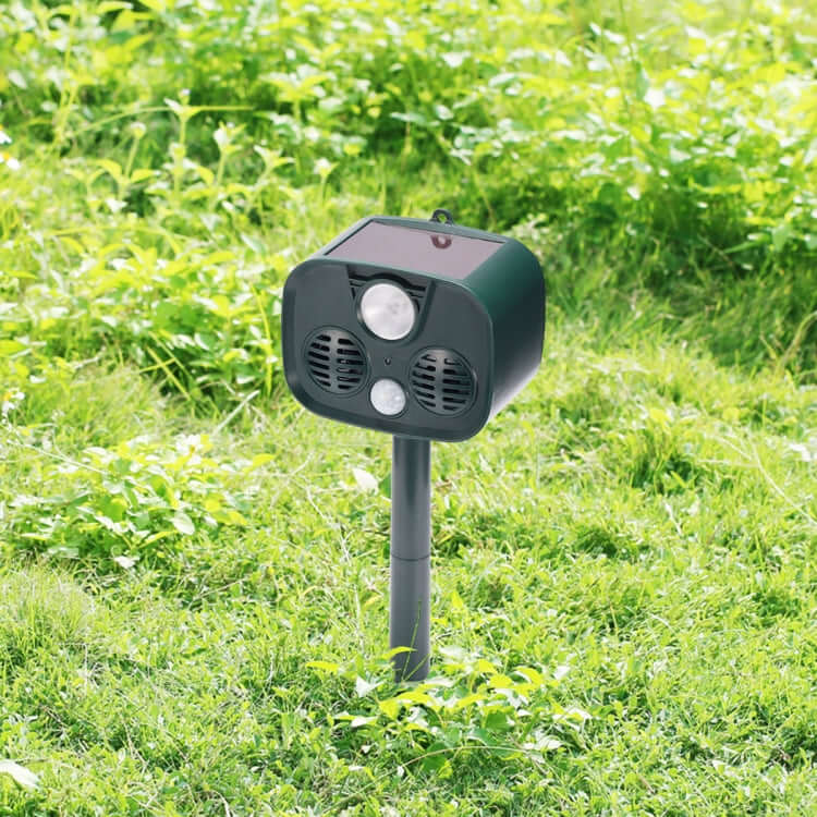 Ultrasonic Solar-Powered Animal Repeller with PIR Sensor and Alarm for Outdoor Protection