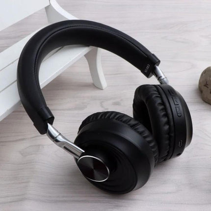Wireless Headset For Commuting Music And Hands Free Calls black folding Bluetooth 5.0 headset with cushioned earcups