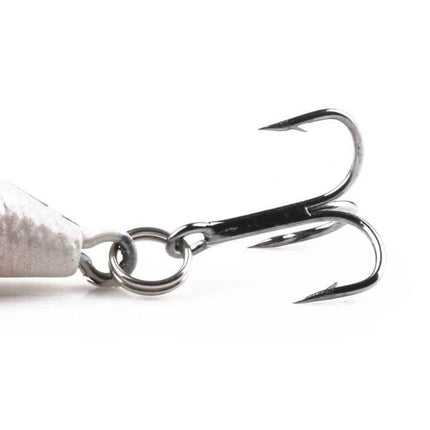 Simulation Hard Baits Lures Set 6 Cm For Saltwater And Freshwater - close-up of 6 cm hard bait treble hook and split ring