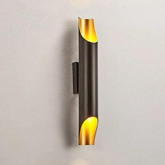 Sleek Aluminum LED Wall Sconce for Contemporary Spaces