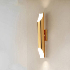 Sleek Aluminum LED Wall Sconce for Contemporary Spaces