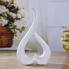 Romantic Heart-Shaped Ceramic Flower Vase for Home and Office Decoration