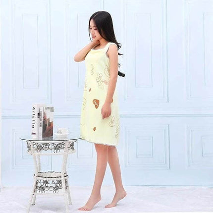 Microfiber Wearable Bath Towel 80x135cm Fast Drying model wearing yellow wearable microfiber bath wrap for post-shower comfort