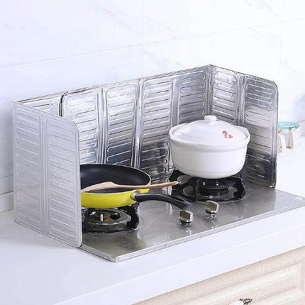 Oil-Proof Cooktop Shield 84x32.5 cm Kitchen Splash Guard protecting stove from oil splatter - lightweight foldable aluminum foil guard