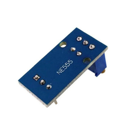 Adjustable Frequency Pulse Generator Module for DIY Electronics compact NE555 board with trimmer for adjustable square wave signals