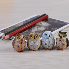 Set of 2 Creative Mini Owl Resin Ornaments for Whimsical Landscape Decor - Random Colors