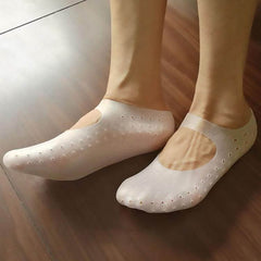 Silicone Beach Socks with Heel Guard and Moisturizing Benefits