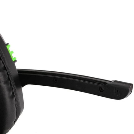 Salar Wired Stereo Headset With Microphone For Calls And Music black headset close-up mic boom and cushioned earcup with 3.5mm cable