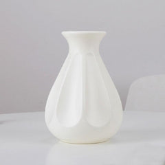 Elegant Plastic Flower Arrangement Vase for Dried and Fresh Flowers