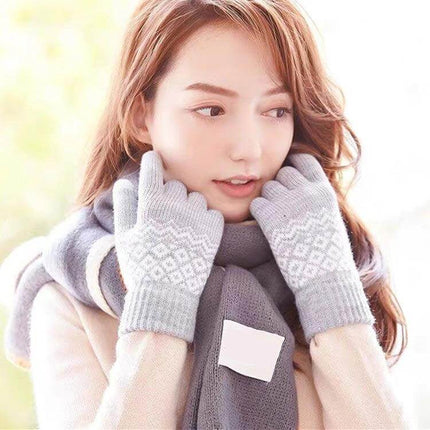 Winter Touch Screen Gloves Unisex Everyday Warm Mittens - light gray patterned knit touchscreen gloves worn by woman for commuting and outdoor warmth