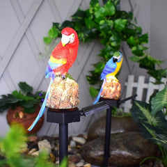 Parrot-Themed Solar Garden Lamp: Illuminate Your Outdoor Paradise