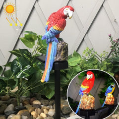 Parrot-Themed Solar Garden Lamp: Illuminate Your Outdoor Paradise