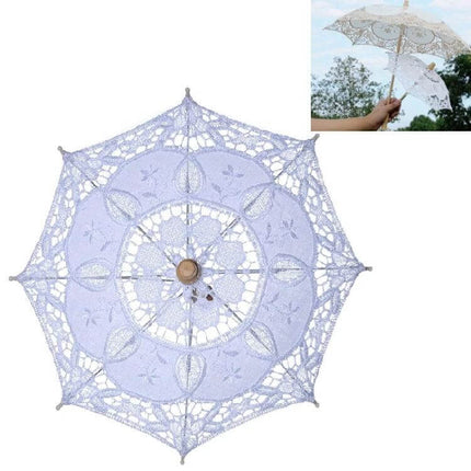 Elegant Bridal Lace Umbrella for Weddings and Photo Sessions — Top view of white lace parasol with wooden handle for outdoor wedding photos